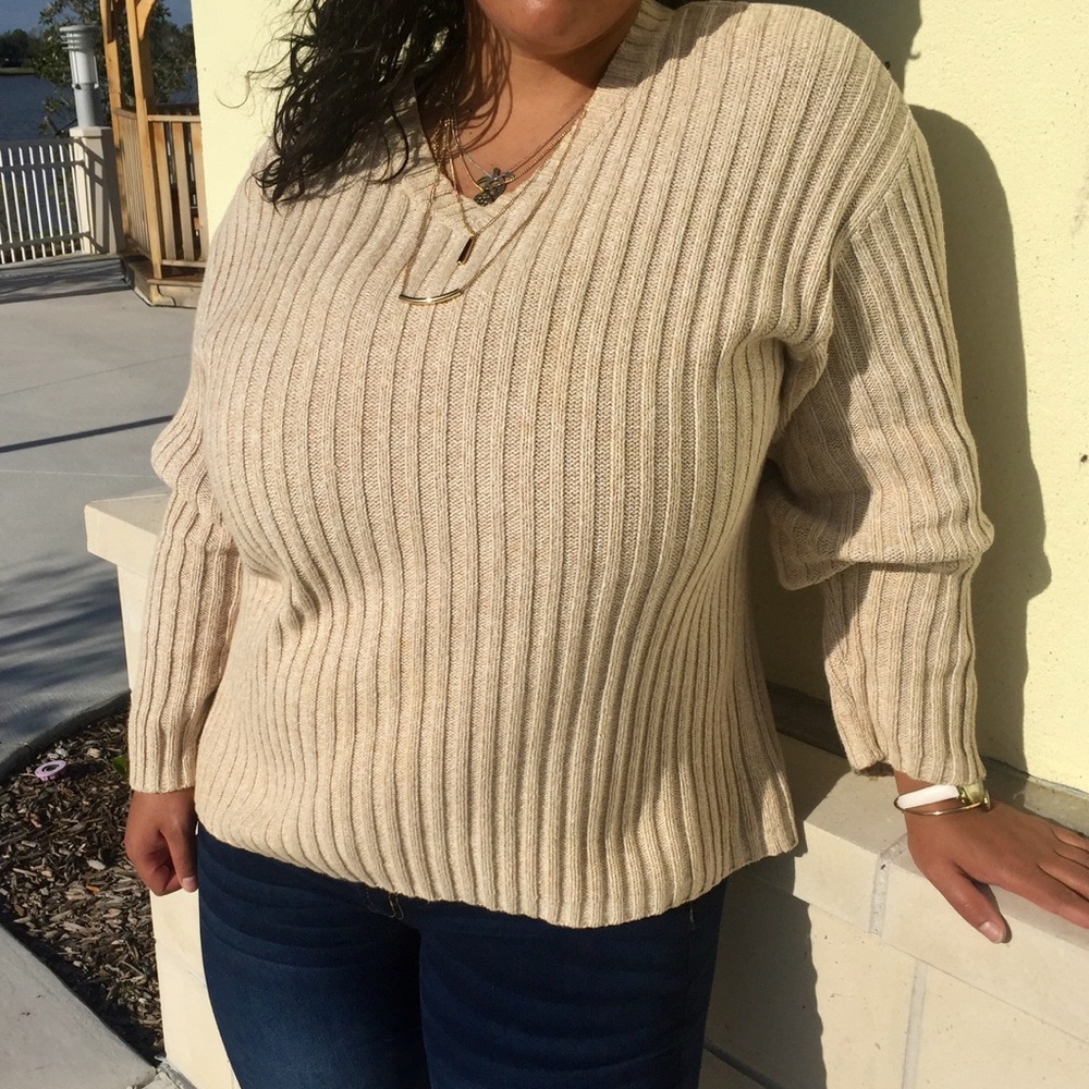 Knitted Sweaters - Picture 2 of 8